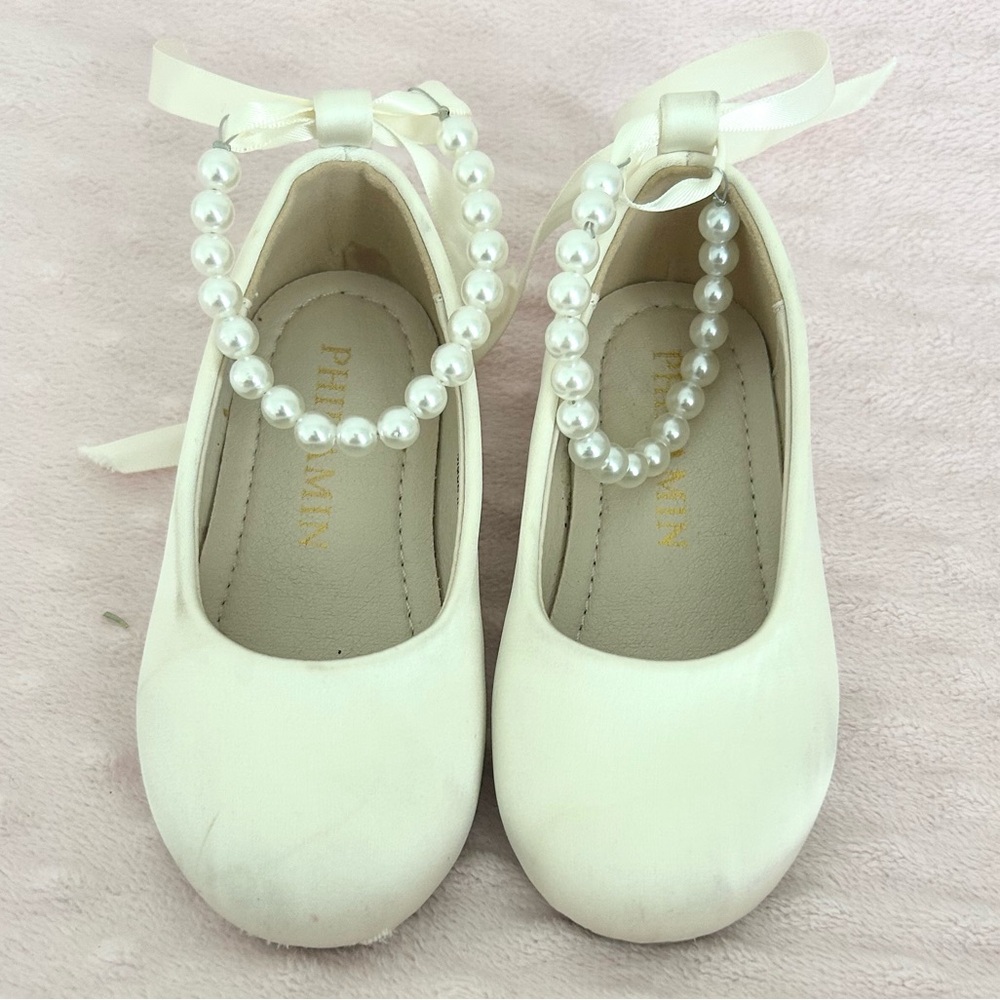 Toddler silky Cream Kids Shoes with Pearl Ankle Strap, size 6